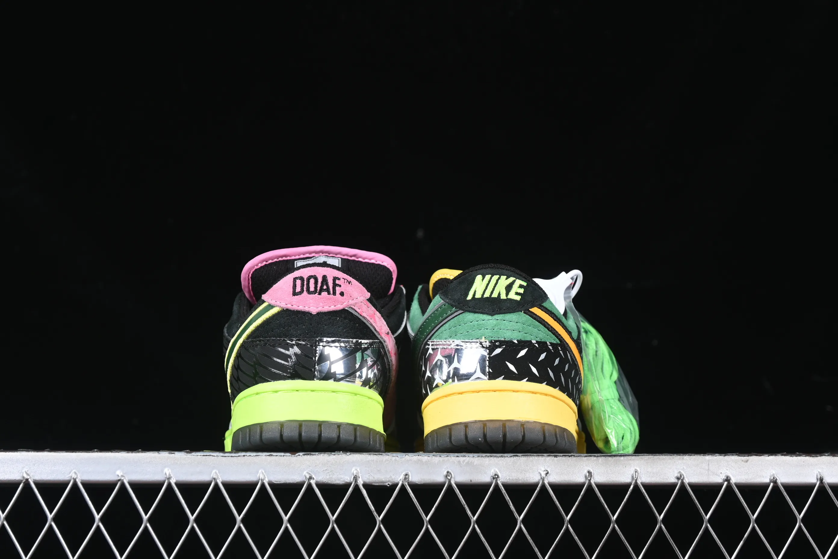 All categories Nk SB Dunk series Nk SB Dunk Low low-top sneakers Nk Dunk Low "What The Ducks" Oregon State Football Ducks low-top cultural casual sneakers HV1454-001